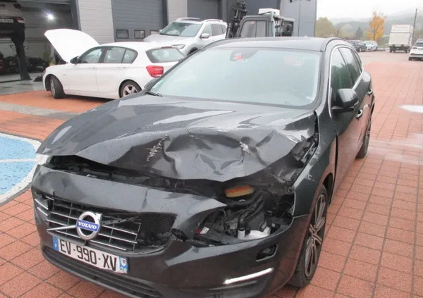 Volvo V60 cena 47000 przebieg: 71900, rok produkcji 2018 z Strzelno małe 79